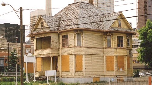 card image MUNI8345_20110906-35658_500.png